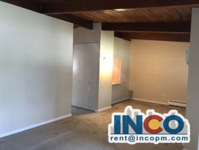 Foto del edificio - 6089 S Sterne Pkwy