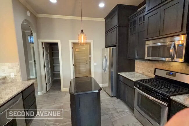 Building Photo - 1032 NW 191st St