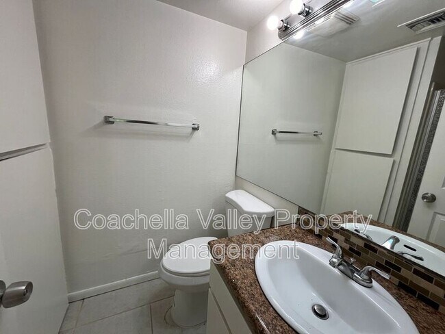 Foto del edificio - 556 E Chuckwalla Rd