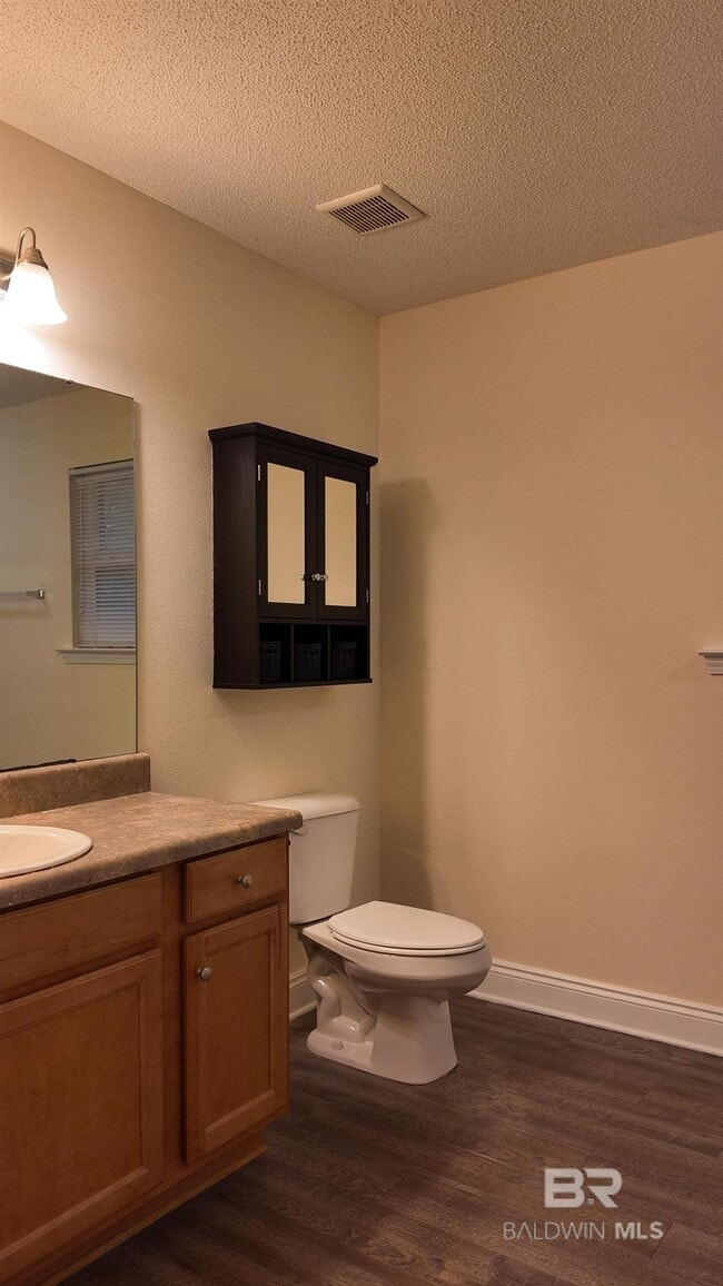 Building Photo - 8551 Southwood Ct