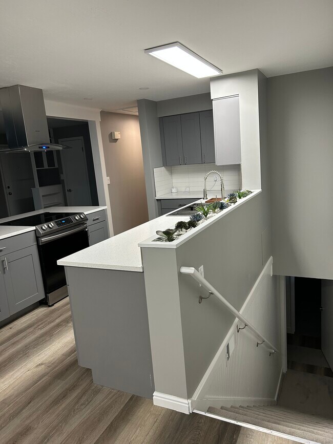 Building Photo - 4803 S Memory Ln