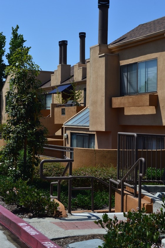 25671 Le Parc, Lake Forest, CA 92630 Condo for Rent in Lake Forest