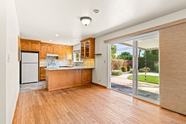 Photo - 8525 Bandon Dr House