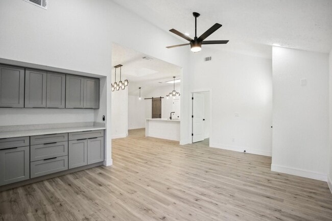 Building Photo - 11615 Henley Dr