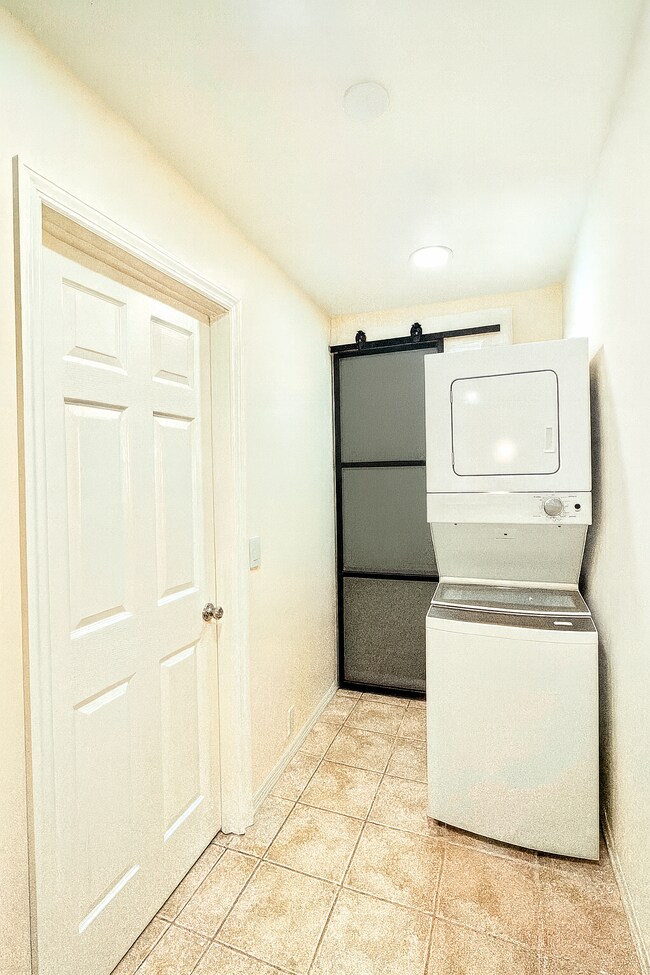 Washer/Dryer - 49 Maple St NE