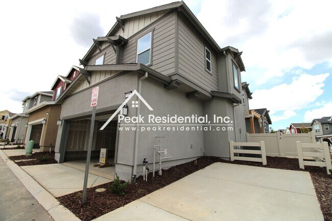 Building Photo - 4 br, 3 bath House - 6198 Paseo De Mooney