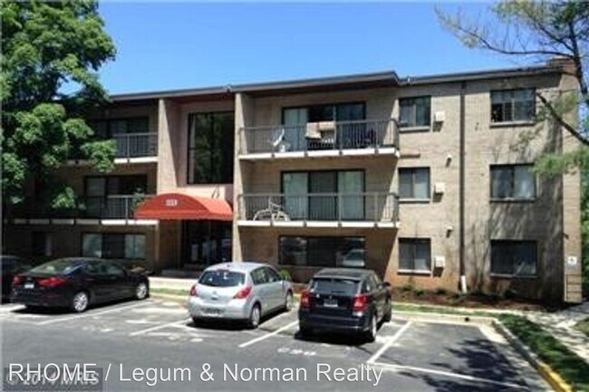 Building Photo - 1 br, 1 bath House - 3220 S 28th Street #204