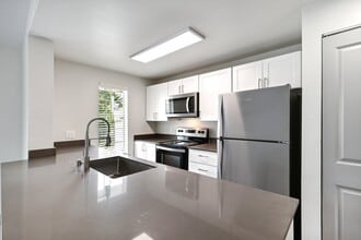 Building Photo - Charter Club Apartments