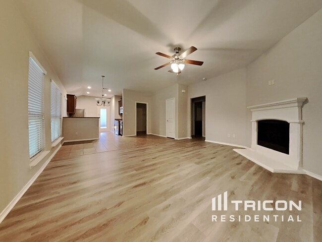 Building Photo - 1625 Applegate Way