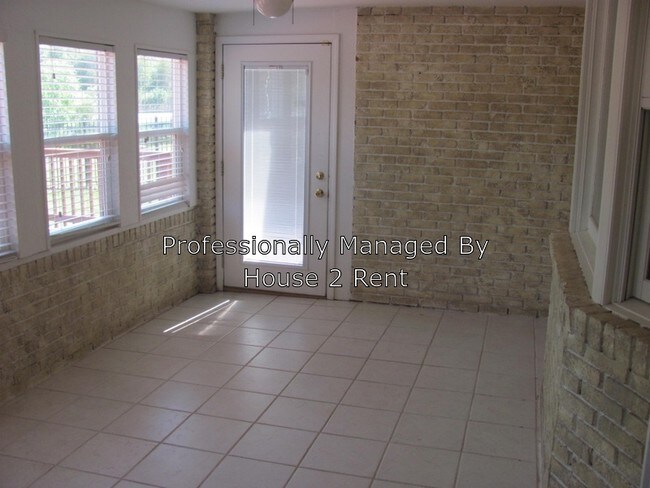 Building Photo - 1703 Caesar Ln