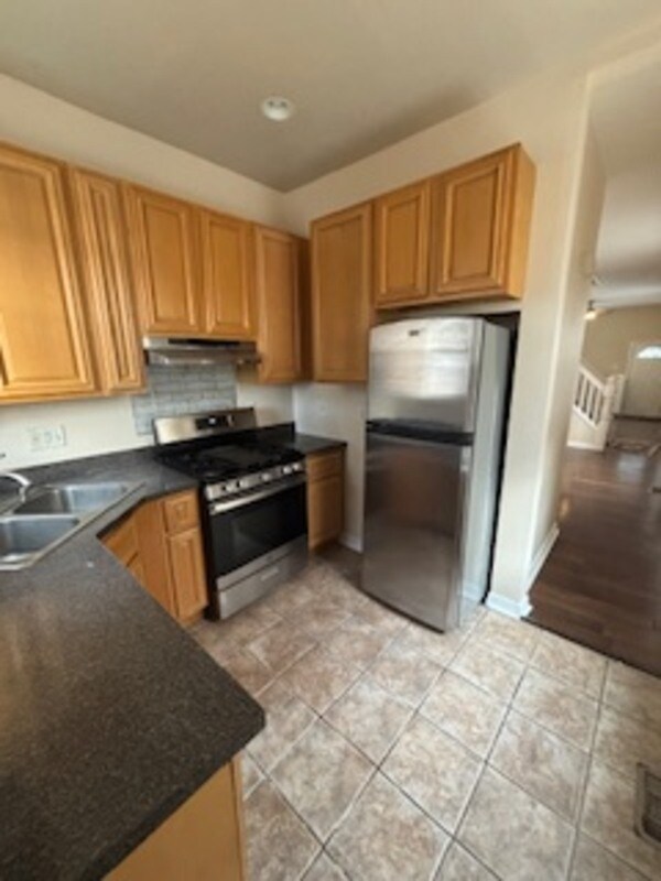 Building Photo - 212 S Loudon Ave