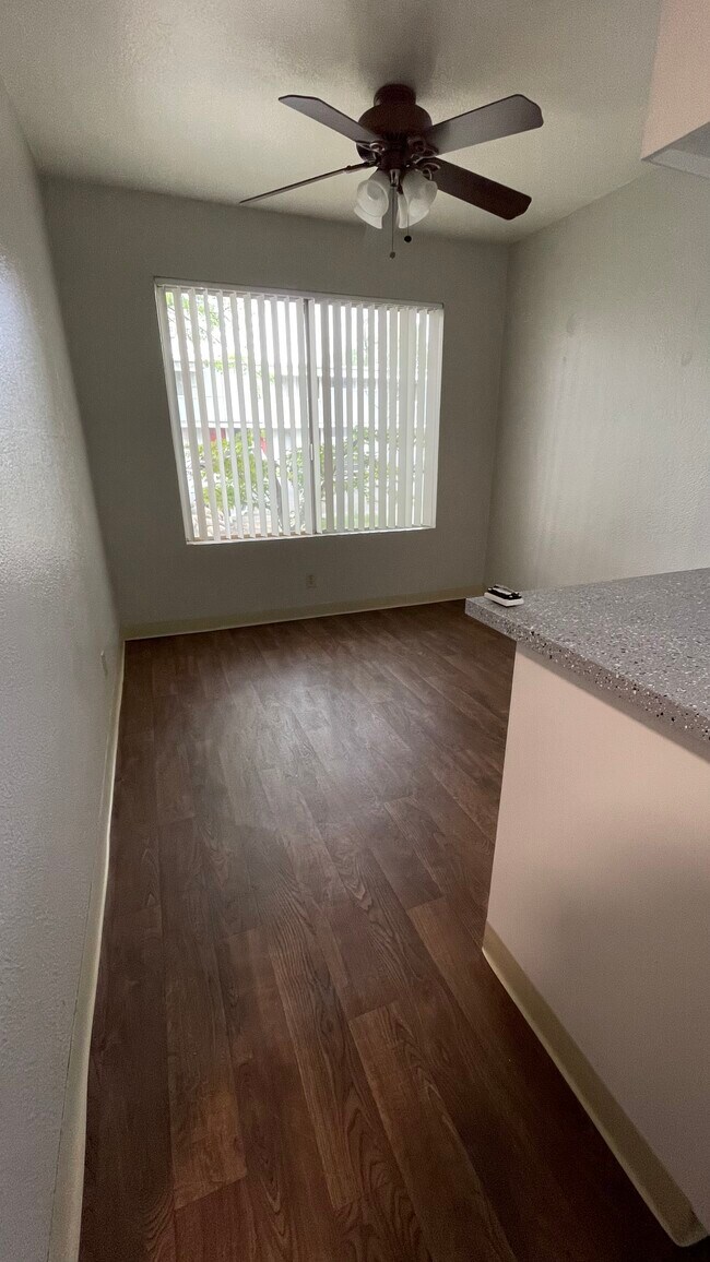 Dinning breakfast nook - 815 18th St