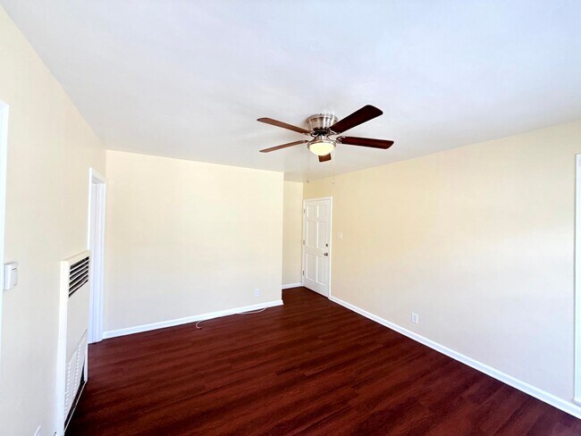 Foto del edificio - 4080-4084 Leimert Blvd (On sale)