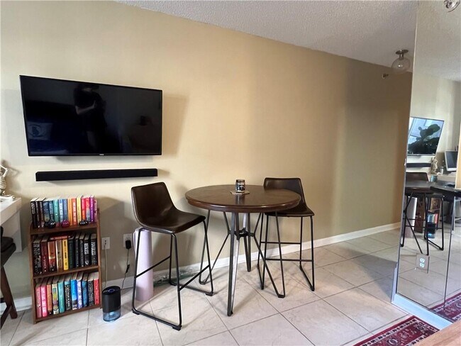 Foto del edificio - 1280 W Peachtree St NW