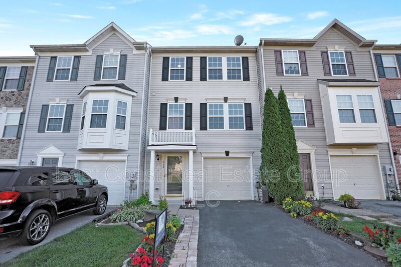 930 Dr, Hagerstown, MD 21740 Townhome Rentals in Hagerstown MD