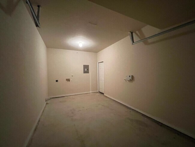 Foto del edificio - Town home for rent