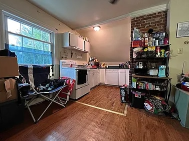 Foto del edificio - 381 Forest Ave