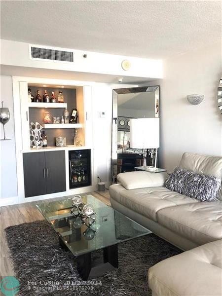 Foto del edificio - 1361 S Ocean Blvd