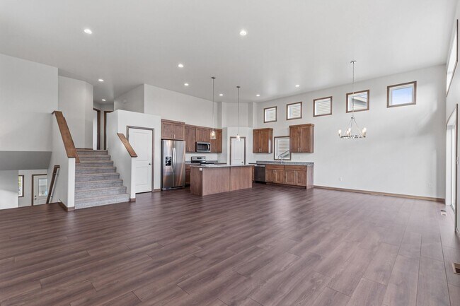 Foto del edificio - 4-bedroom, 3-bathroom West Fargo Single-Family Home w/ 2 Stall Garage