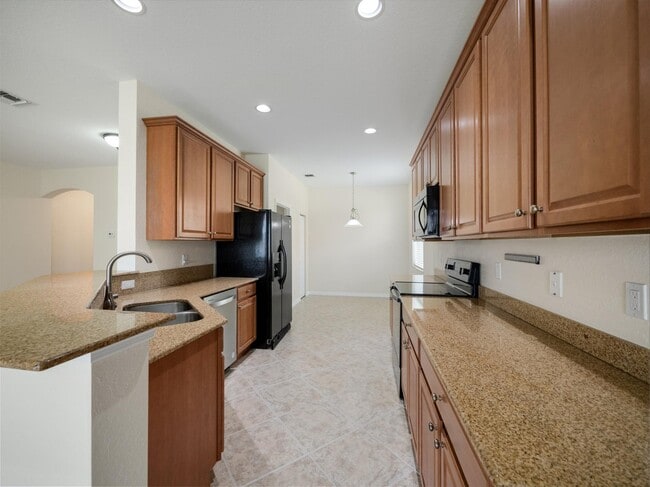 Building Photo - 10691 Ivanhoe Ln