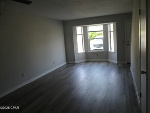 Building Photo - 1220 Stephen Dr