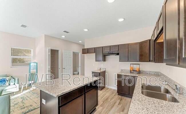 Foto del edificio - 6059 Carolines Ct