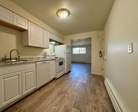 Building Photo - Spacious & Affordable Apartment in Longmont
