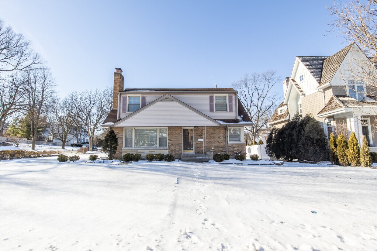 Primary Photo - 206 N Clay St