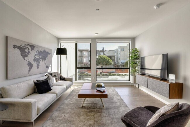Building Photo - 2448 Lombard St