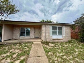 Building Photo - 3228 Santa Rosa Dr