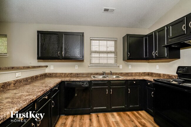 Foto del edificio - 6312 Long River Ln