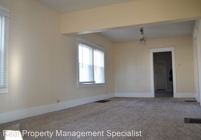 Building Photo - 3 br, 1 bath House - 1604 Quendo Ave