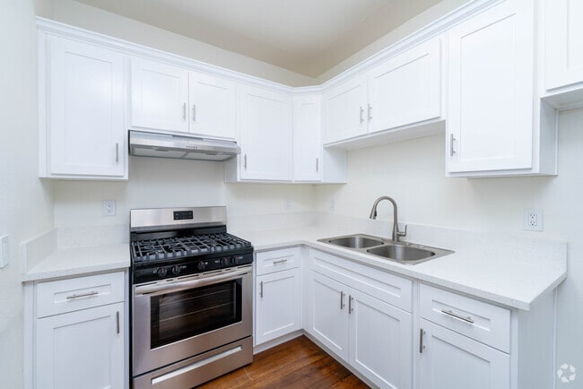 Interior Photo - CCD - Country Club Dr. Apts.