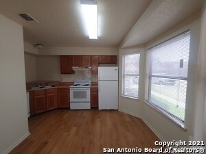 Foto del edificio - 6331 Cambridge Dr