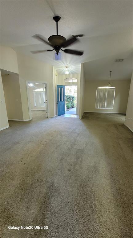 Foto del edificio - 11028 Versailles Blvd