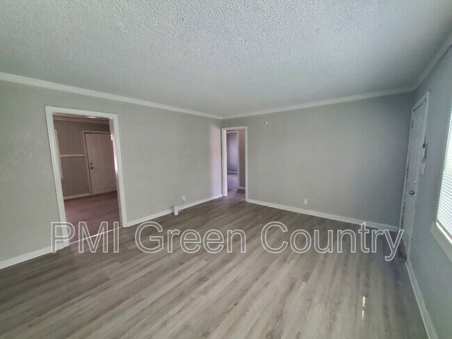 Foto del edificio - 2125 E Seminole St