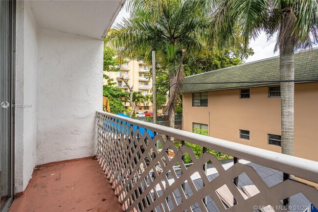 Foto del edificio - 740 NW 45th Ave