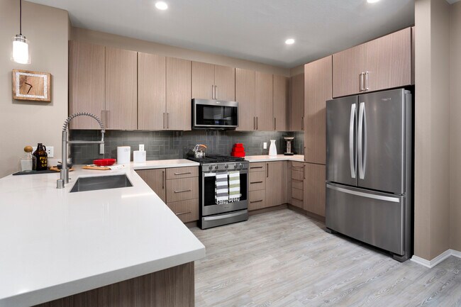 Building Photo - Avalon Studio City