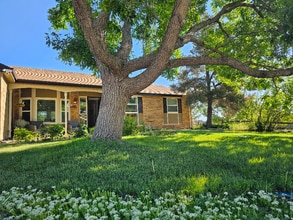 Building Photo - 8653 W Rowland Pl