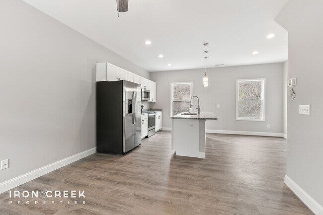 Foto del edificio - New Construction Three-Bedroom in Beautifu...