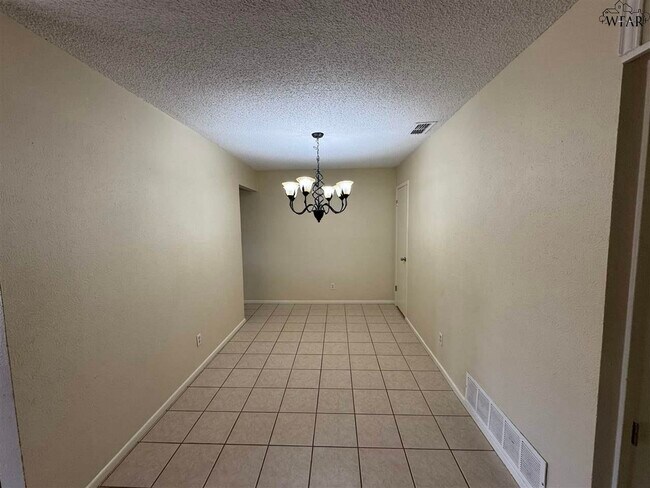 Building Photo - 1804 Katherine Dr