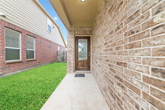 Foto del edificio - 18406 Spruce Tree Line Trl