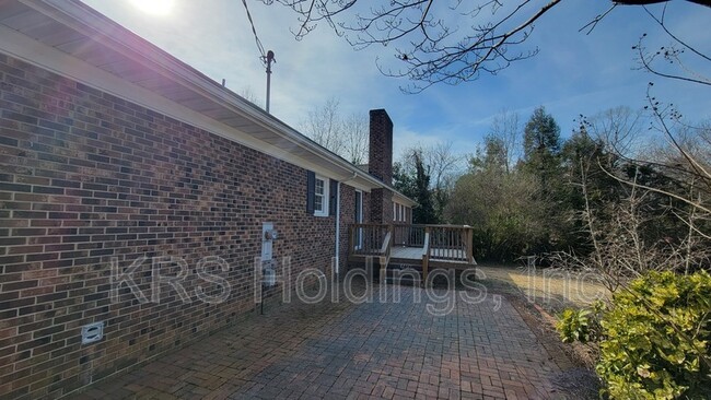 Building Photo - 3100 Manor Ridge Dr