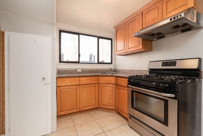 Building Photo - 2949 Clement St
