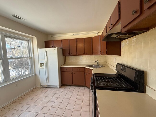 Building Photo - 29 Lafayette Ct