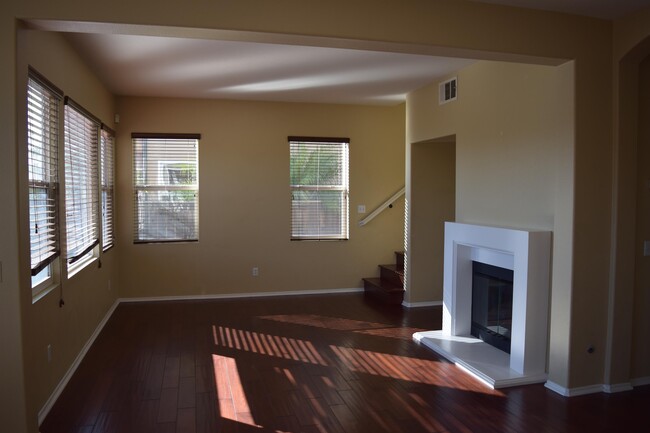 Building Photo - 16744 Saintsbury Glen
