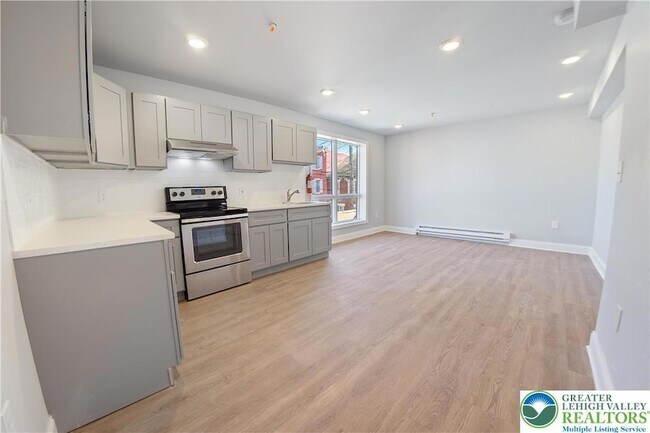 Foto del edificio - 829 Linden St