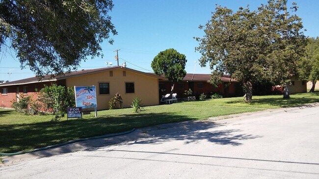 Foto del edificio - 1724 Laurie St