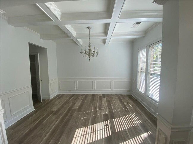 Building Photo - 5620 Beaver Ridge Dr