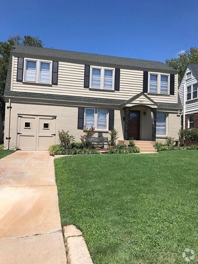 Shepherd Historic District Apartments for Rent with Hardwood Floors